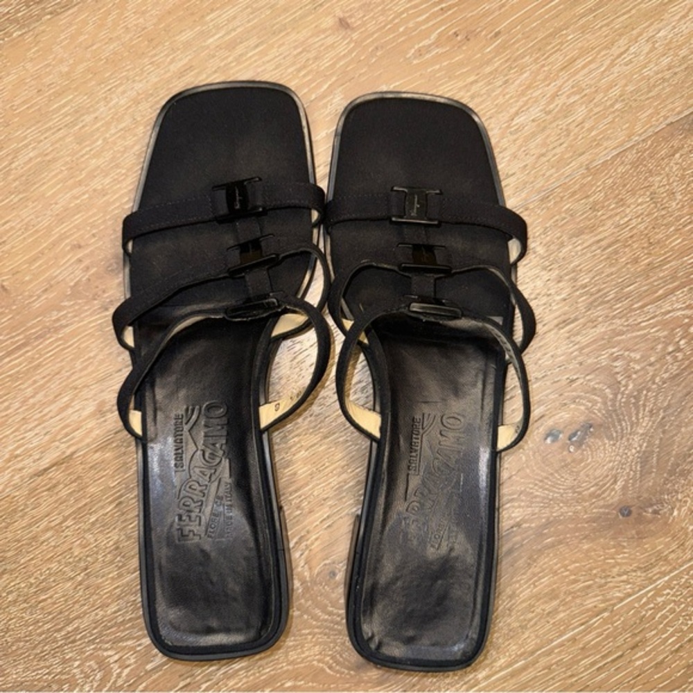 Ferragamo women’s‎ strapy sandals
